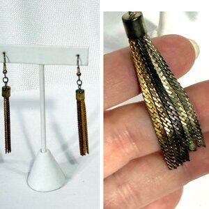 Tri-color dangle earrings.